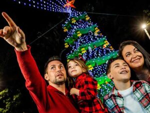 Build Your Christmas Holidays at LEGOLAND®